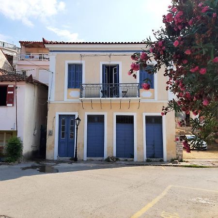 Traditional House At Koroni Near Beach Villa Exterior photo