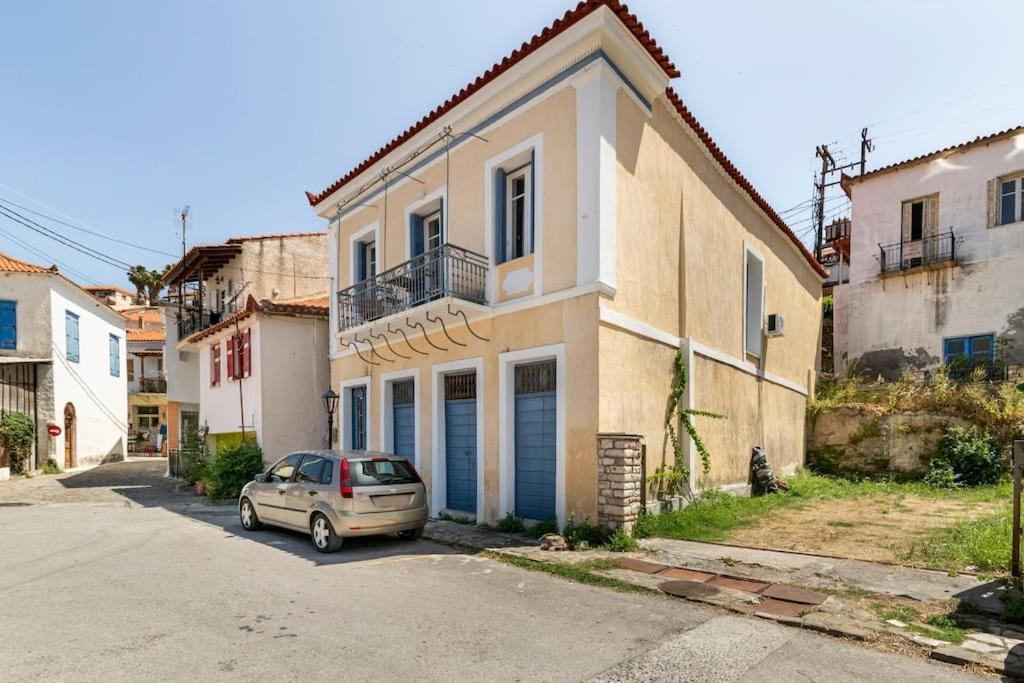 Traditional House At Koroni Near Beach Villa Exterior photo