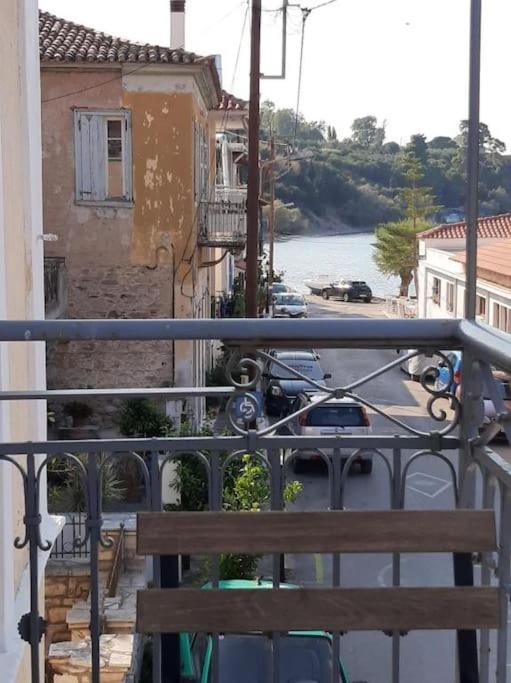 Traditional House At Koroni Near Beach Exterior photo