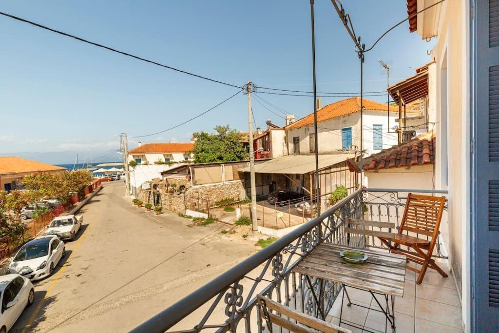 Traditional House At Koroni Near Beach Exterior photo